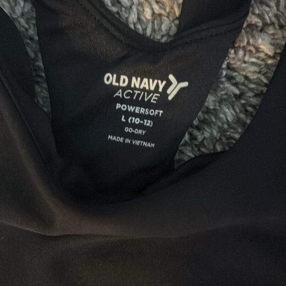 Old navy girls black crop tank/sports bra - Picture 2 of 3